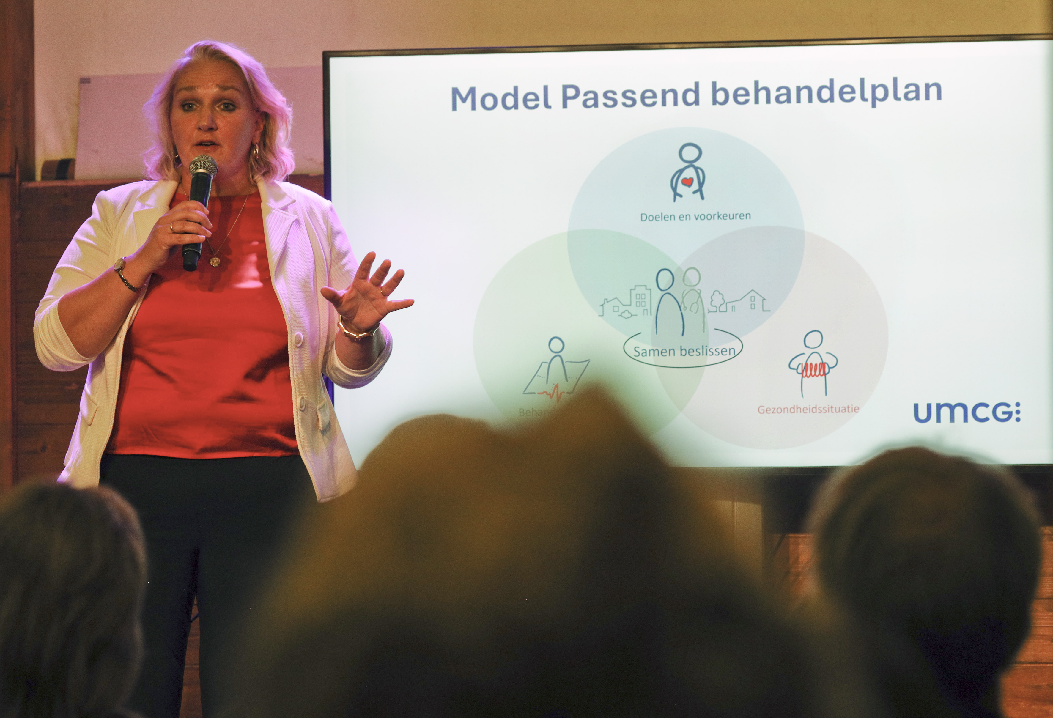 Hanneke van der Wal legt het model passend behandelplan uit